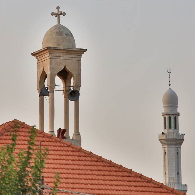 تعانق الاديان السماوية. ... (West Bekaa)