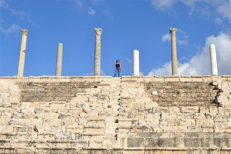 تعتبر صور من المدن القديمة ذات التاريخ العريق، تتنوع الآثار من كل الحقبات ا (Soûr, Al Janub, Lebanon)