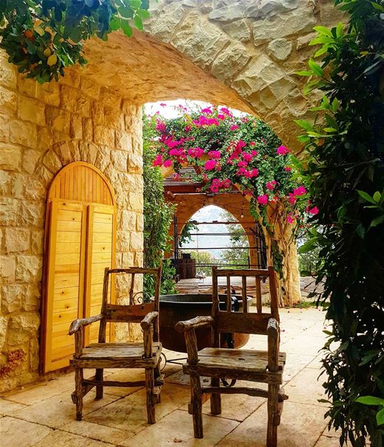 تعي نأعد بالفيّ مش لحدا هالفيّ 🍃 (Arnaoon Village)