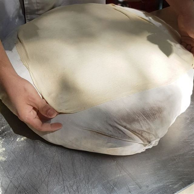 تفضلوا.... zahle zahleh lebanon bread saj berdawni bekaa زحلة لبنان خبز (Berdawni Zahle)