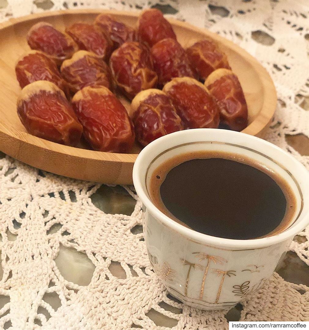 تقبل الله صيامكم و طاعتكم و اساقكم من اطيب قهوة...☕️🌙☕️🌙🌙☕️🌙🌙☕️.... (Ra'S Bayrut, Beyrouth, Lebanon)