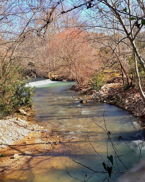 تمد الطبيعة نحونا يد الولاء وتطلب منا ان نتمتع بجمالها فنخشى سكينتها ونلتجئ (Hasbani River- Hasbaya)