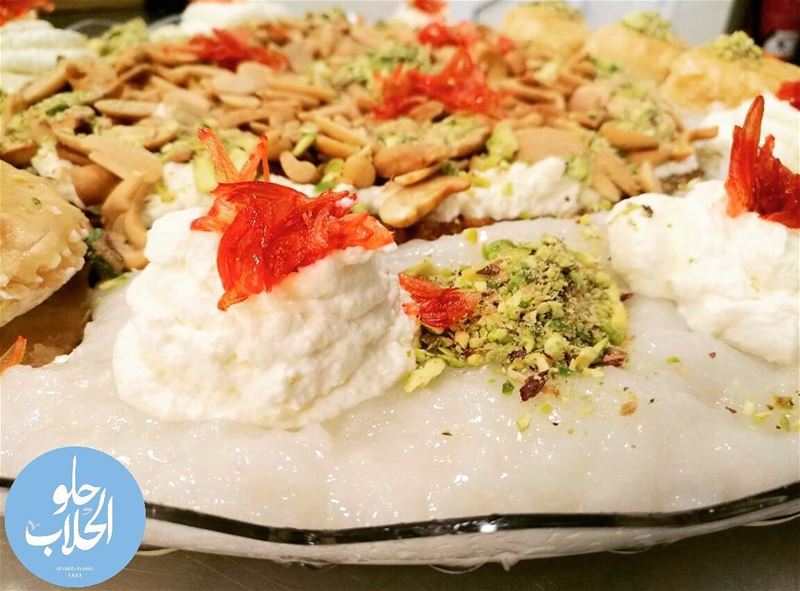 حلاوة الرز 😍👌😁 من أطيب منوعات القشطيات --------------------------------- (Abed Ghazi Hallab Sweets)