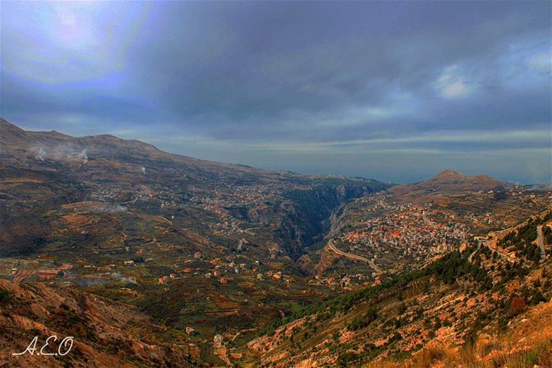 حلوة وبيضل حلاكي باين متل شمس تشرين....تا يقدر الواحد ينساكي صعبي هالفكرة ت (Bsharri, Lebanon)