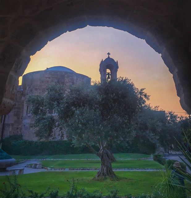 دايم دايم 🙏 ______________________________________ whatsuplebanon ... (St Jean Marc Church, Byblos)