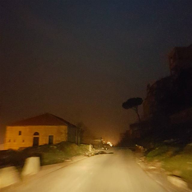 دعيني انادي عليكِ بكل حروف النداء .. لعلي اذا ما تغنيت باسمكِ من شفتي تولدي (Bhamdoûn, Mont-Liban, Lebanon)