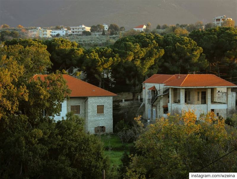 دفا 🏡 🌄 شتوية   ضيعة  غروب.... lebanon  beino  akkar ... (Beïno, Liban-Nord, Lebanon)