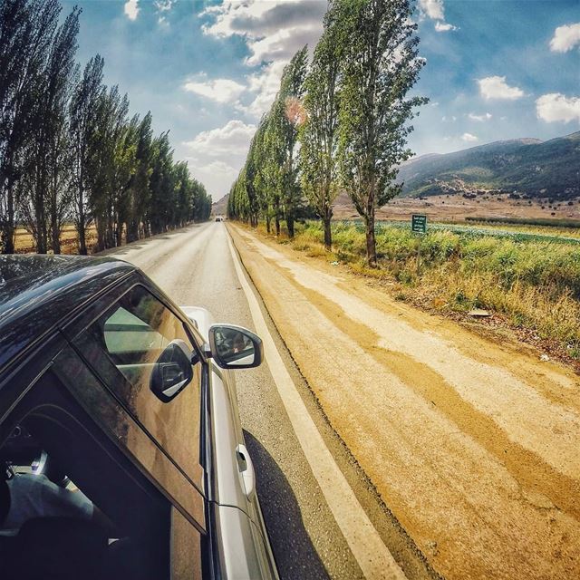 رايحين رايحين  مشوار 🛤........ lebanonblog  roadtripfun ... (West Bekaa)