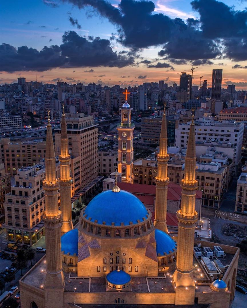 رمضان كريم 🌙💙...  lebanon  beirut  downtown  mosque  church ... (Mohammad Al-Amin Mosque)