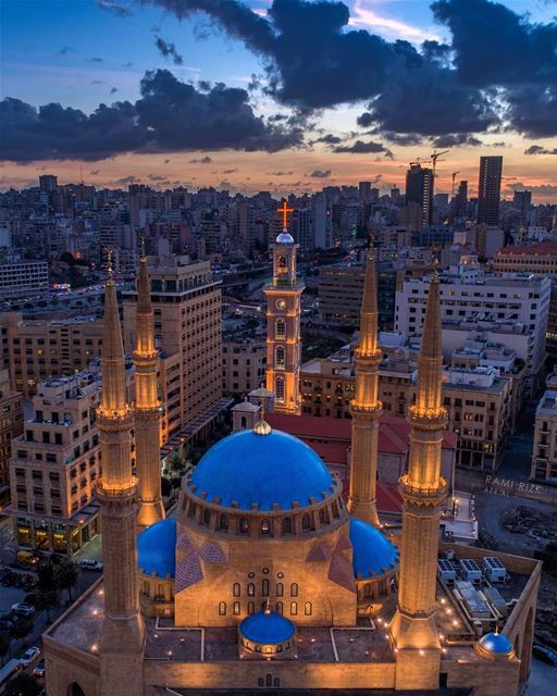 رمضان كريم 🌙💙...  lebanon  beirut  downtown  mosque  church ... (Mohammad Al-Amin Mosque)