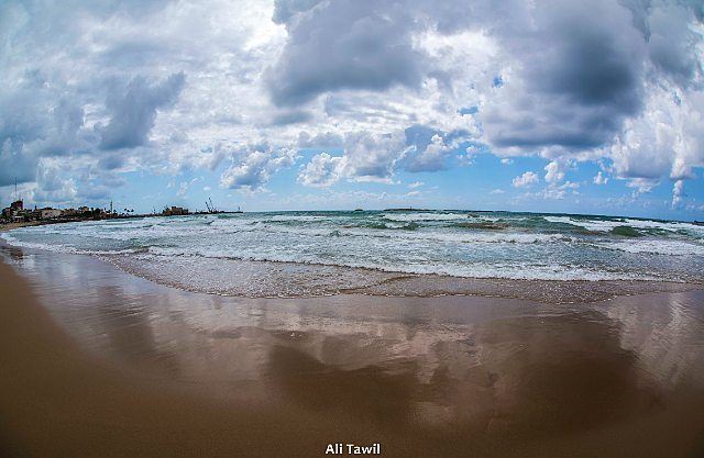 رياحُ البحرِ عاتيةٌ.. waterscape  seascape  nikon  d810  picoftheday ... (Saïda, Al Janub, Lebanon)