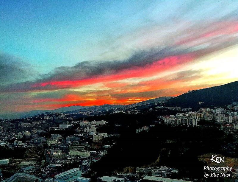 ...زوري زوري بيوتنا يا شمس الأطفالو أضيئيها بيوتنا يا شمس الأطفاللهم ح (Fanar, Mont-Liban, Lebanon)