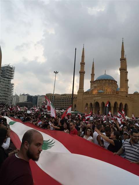 ساحة الشهداء - لبنان ينتفض