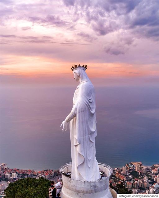 سلام لك يا مريم 🙏Credits to @rami_rizk89・・・May is The month of Mary💙🙏 (Harîssa, Mont-Liban, Lebanon)