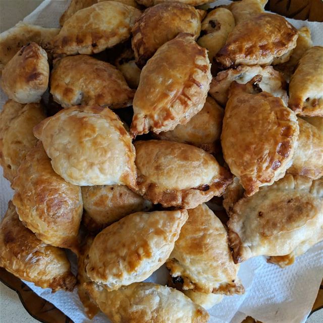  سمبوسك بلحمة meatpies   food  yummyfood  sambousek   yummy  delicious ...