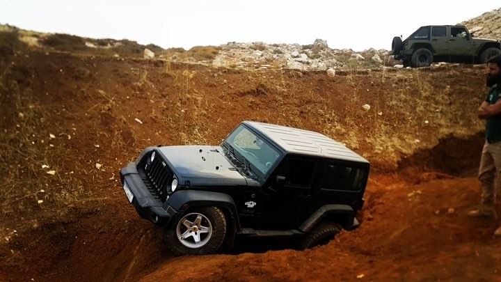 "سيري و عين الله ترعاكي" @seven_slot_jeep_lebanon  lebanon  mountains ...