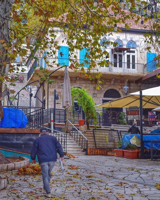 شو في جديد بهالجريدة؟ شو في أخبار؟تشكّلت هالحكومة أو بعدها قيد الانتظار؟ش (Al Midan Ehden)