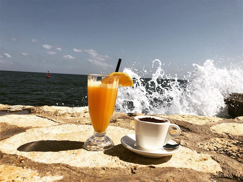 صباح الخير بيروت🌞 بيروت  بيروت_مدينتي  بحر  beirut mycitybeirut ... (Manara Palace Café)