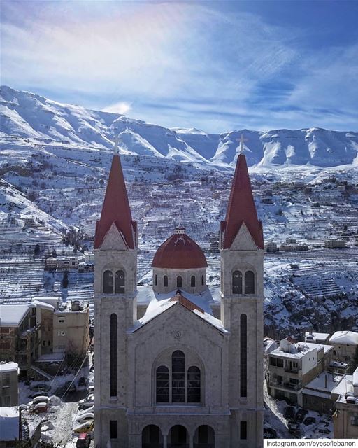 صباح الخير من بشري Credits to @lebanesewanderers  lebanon  bcharre ... (Bcharré, Liban-Nord, Lebanon)