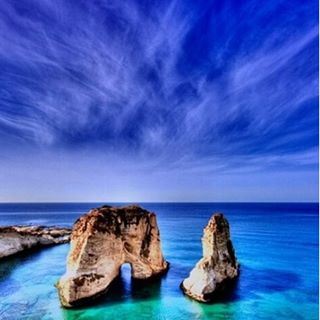 صخرة_الروشة_العظيمة
