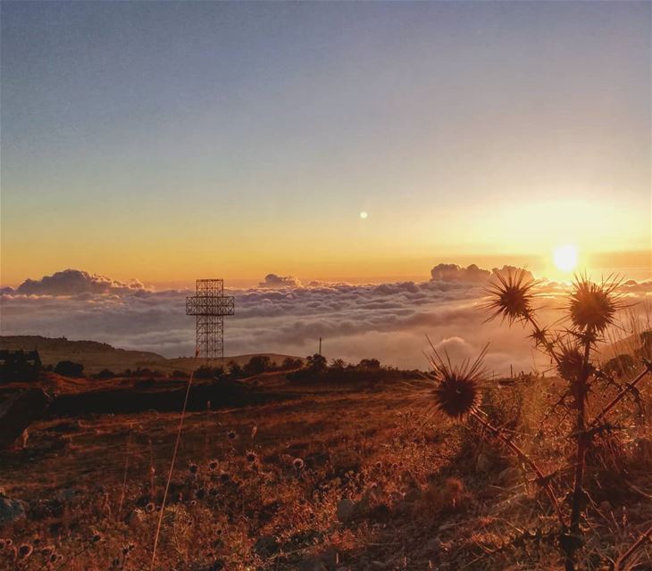 ... صنعَ القمرَ للأوقات، والشمسُ عرفت غروبها... sunset  clouds ... (Qanat Bakish, Mont-Liban, Lebanon)