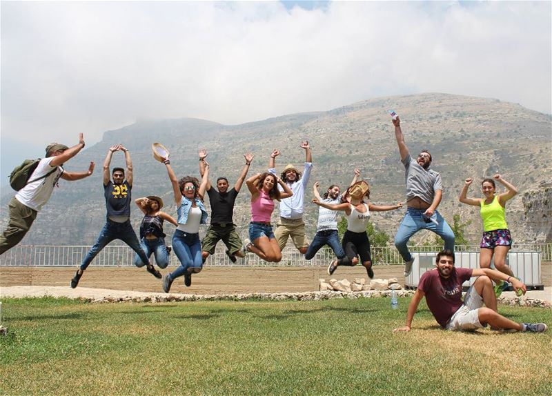 صورة مش عفوية...لقفزة خرافية.🕺...📸@jad.a.harb jump  crazy  colors ... (Saydet El Hebes)