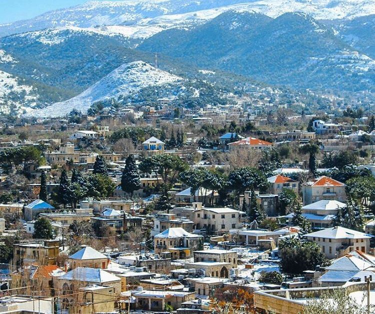 ضيعة ❤... lebanon  beino  village  art  architecture  brick  heritage ... (Beïno, Liban-Nord, Lebanon)