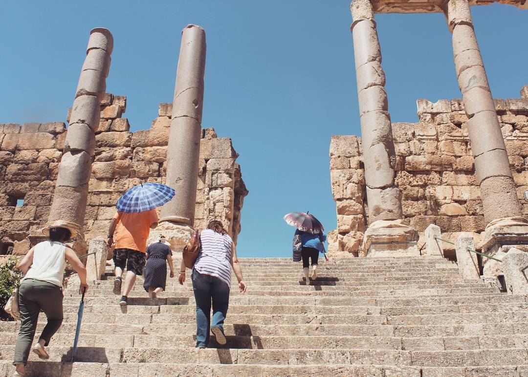 عبور ..ع دراج بعلبك ..... lebanon  baalbeck  baalbek  بعلبك  ruins ... (Baalbek , Roman Temple , Lebanon)