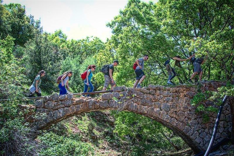 على جسر اللوزية ⛩. .Sur le Pont d'Avignon 👭👫👬. WalkWithNature 👣 🍃 ... (Lebanon)