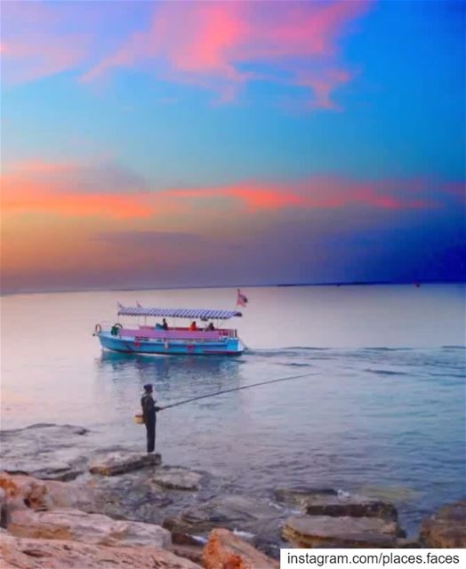 عندك بحرية .. يا ريسسمر و شرقية .. يا ريسو البحر كويس يا ريسو صلني حبيبي (Tyre, Lebanon)