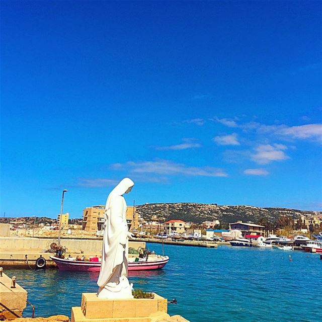 عندما وعيت حضورك في النور، أصبح الفجر دائماً وأخذت شمس الشروق تطلّ من مشرق... (Batroun)