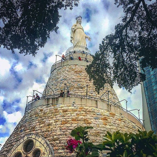 عيد البشارة أنشودة فرح تفتح الباب على سرّ الخلاص الإلهي 🙏... (The Lady of Lebanon - Harissa)