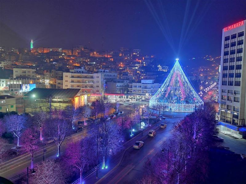 عِيش.حبٌ.زحلة🎄 (Zahlé, Lebanon)