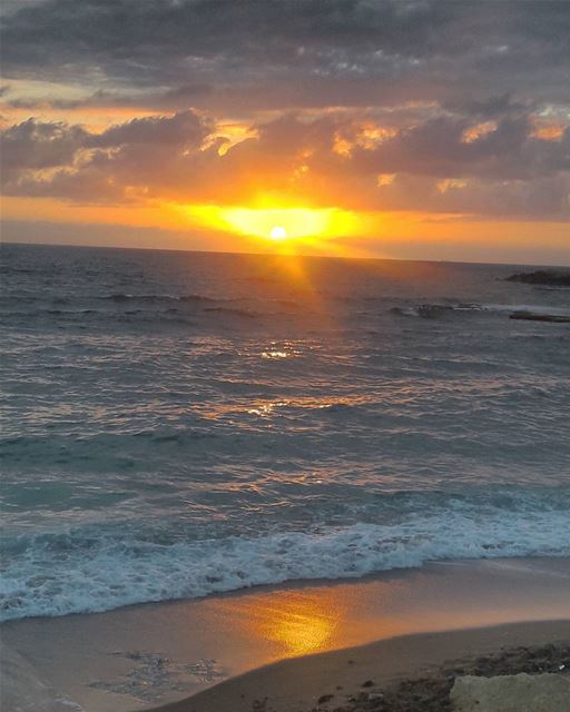 غروب رائع 🌅   غروب  طرابلس  لبنان  Romantic  Love  Tripoli  TripoliLB ... (Corniche El Mina Tripoli)