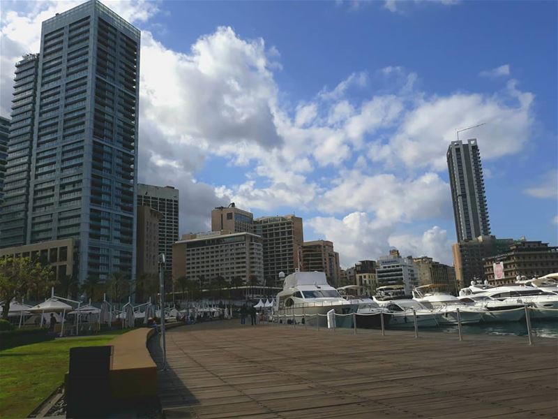 غمضت عيوني خوفي للناس يشوفوك مخبى بعيوني  beirut  beiruting  peaceofmind... (Zaitunay Bay)