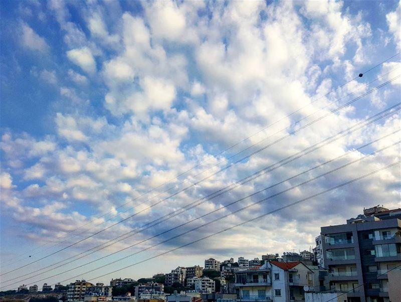 غيوم وشرايط ☁️☁️☁️⛅⛅ ... Lebanon  لبنان  الخريف  metn   naccache ...