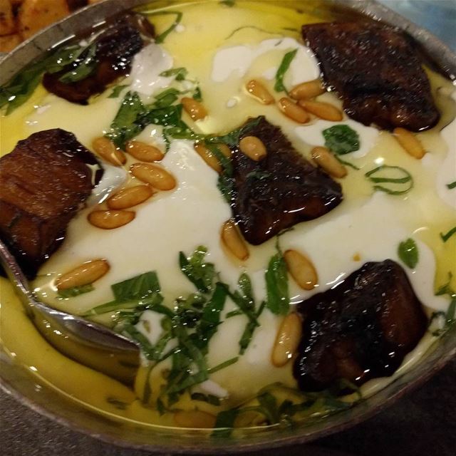 فتة باذنجان  fatteh  eggplant'sfatteh  food  lebanesefood  lebanon ... (Kronfol)