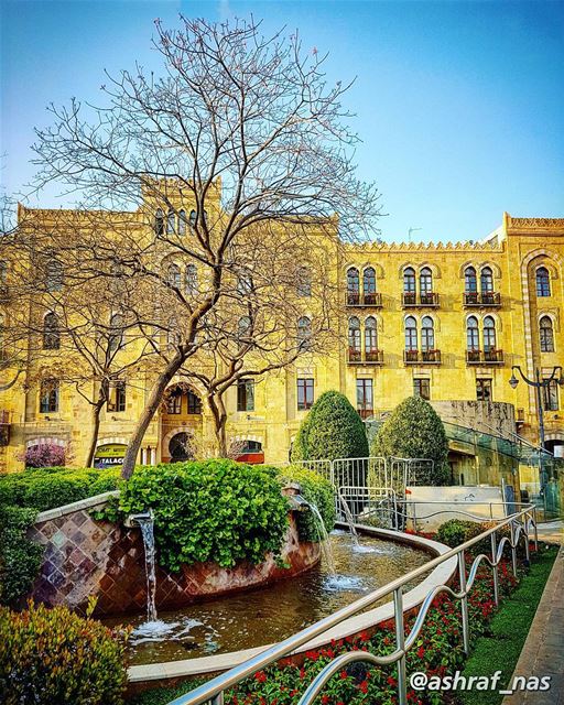 فرحا بشيء ما خفيٍّكنت أَمشي حالماً بقصيدة زرقاء من سطرينمن سطرين عن فرح خ (Beirut, Lebanon)
