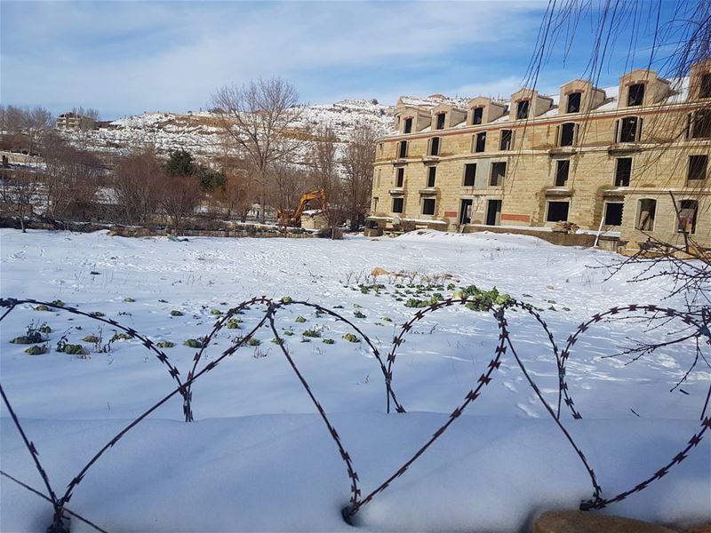 فلنقترب اقرب من البعدففي البعد اشتياق...  ig_lebanon  insta_lebanon ...
