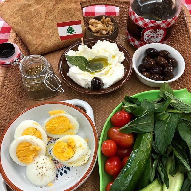 في أطيب من ترويقة الضيعة؟ 😍 The Lebanese breakfast is made only for... (Lebanon)