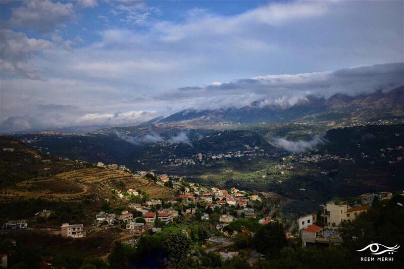 في زماننا هذا سُلبنا حق التمييز بين السوي و الخاطي، (بخاصة على الsocial... (Mazraat Al Chouf)