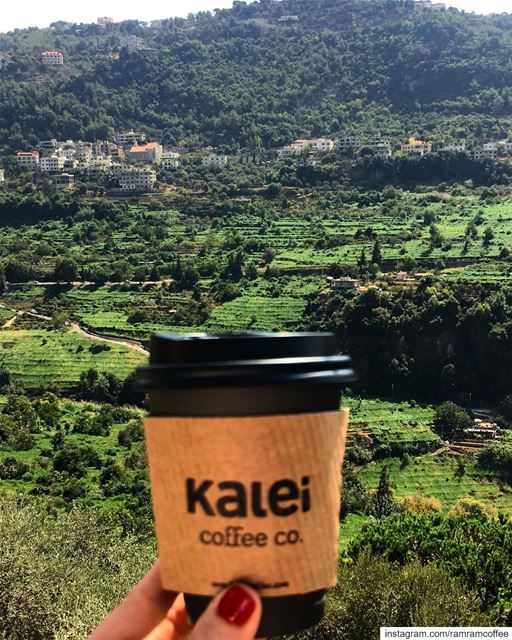 في قلبي فيروز صغيرة تشرب معي فنجان قهوتي وتغني لك بعدك على بالي..... (Mount Lebanon Governorate)