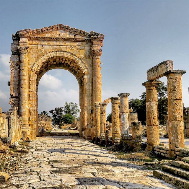 في ماضي منيح، بٙس مٙضى. ruins  arch  triumph  history  culture  stones ...