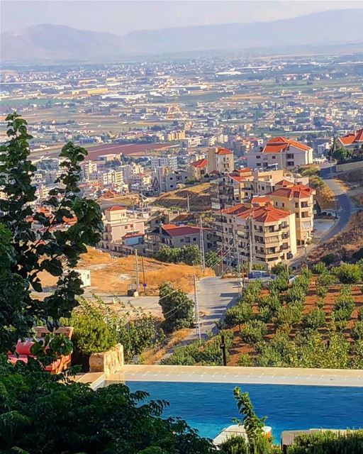  في_بلادي، سهل البقاع  مسكوباً من احدى تلال زحلة ..  lebanon  leban ... (Zahlé, Lebanon)