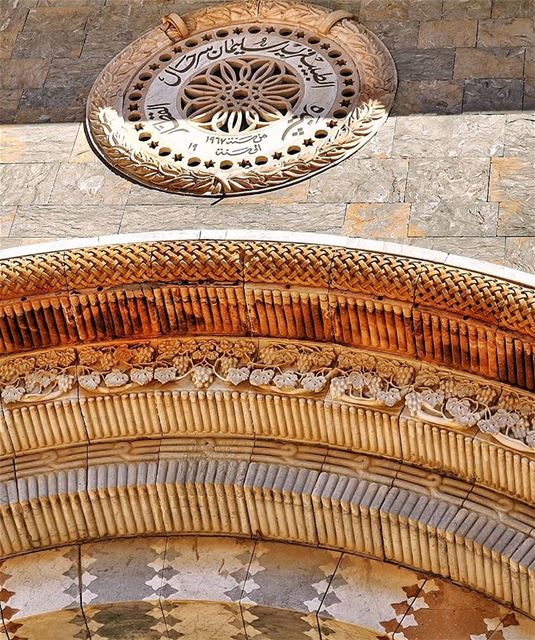 قصر النائب الراحل الدكتور فريد سرحال:يقع هذا القصر على تلة في الطرف الجنوب (Jezzîne, Al Janub, Lebanon)