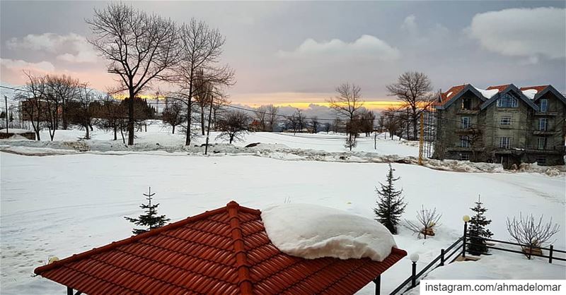 قلبك ابيض متل الثلج بيفرق بانو دافيبيلبقلك يا حياتي الغنج و شو ما اعمل مش... (Le Notre Hotel & Ski Resort)