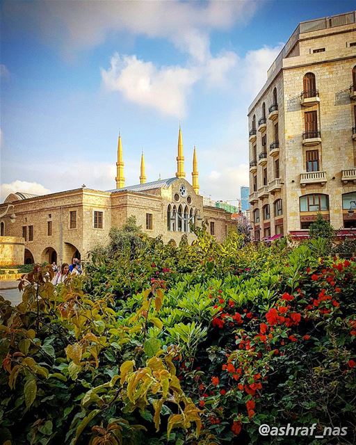 قلو دخلك كيف حبيناوقريو هالناس بعينينا...قولك هي لعبة بيروتبترشرش لولو و (Beirut, Lebanon)