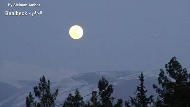 قمر بعلبك بعدسة سليمان أمهز IloveBaalbeck  Baalbeck  livelovebeirut ...