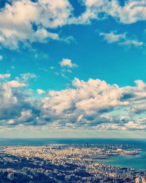 قومي من تحت الردمِ 🇱🇧.... lebanon  beirut  beirutcity  love  gopro ... (Beirut, Lebanon)