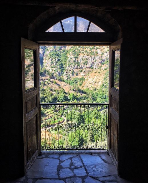 كان اشرح هالبلكون livelovebeauty  fairouz  picoftheday  instatravel ... (Wadi Mar Lichaa ...)